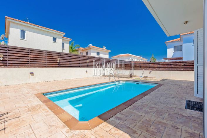 Image No.19-3 Bed Villa for sale
