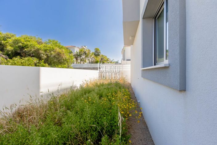 Image No.25-3 Bed Villa for sale