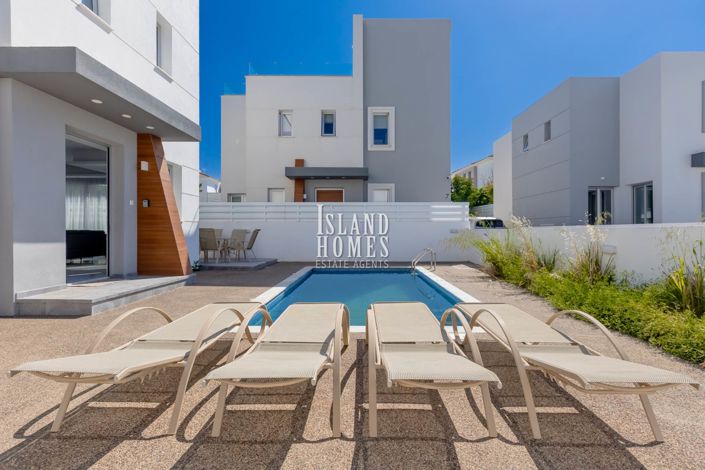 Image No.7-3 Bed Villa for sale