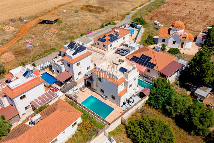 Image No.20-3 Bed Villa for sale