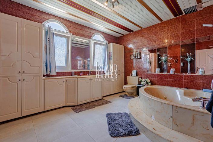 Image No.46-3 Bed Villa for sale