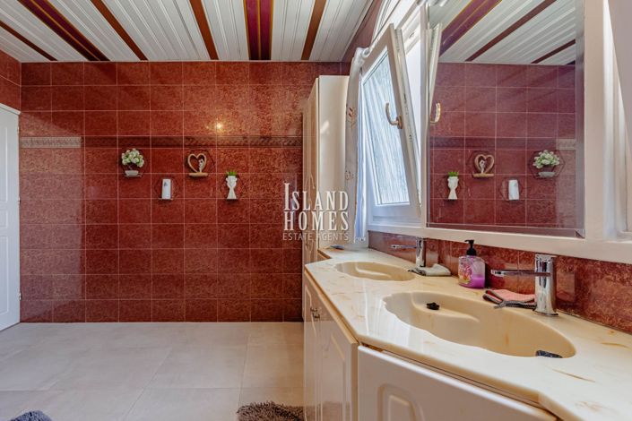 Image No.47-3 Bed Villa for sale