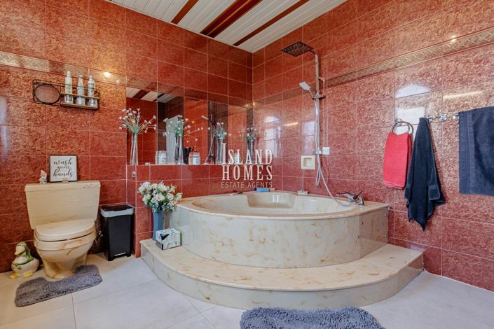 Image No.48-3 Bed Villa for sale