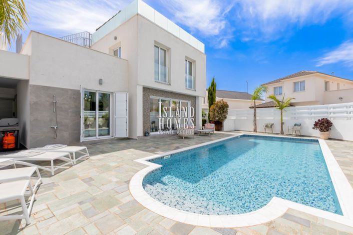 Image No.21-3 Bed Villa / Detached for sale