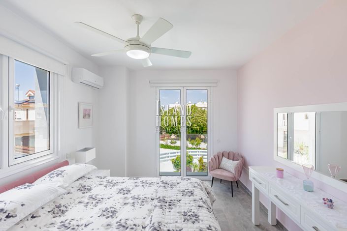 Image No.38-3 Bed Villa / Detached for sale