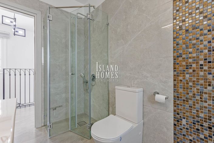 Image No.43-3 Bed Villa / Detached for sale