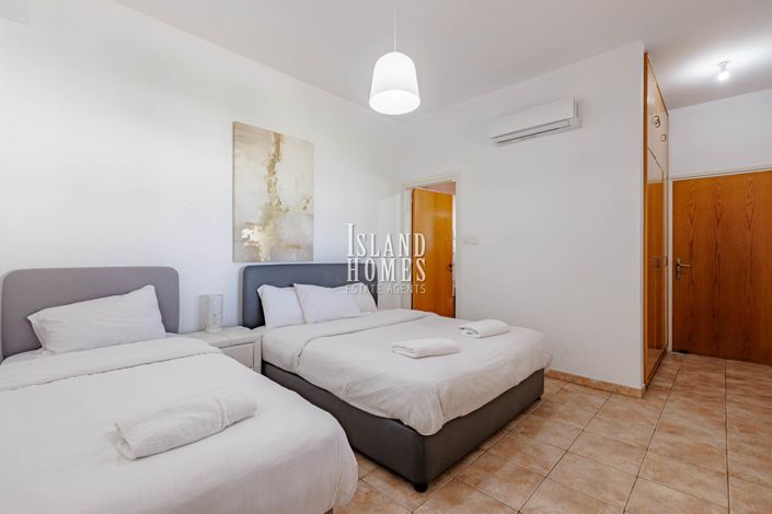 Image No.17-7 Bed Villa for sale