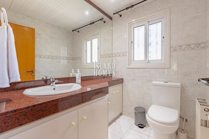 Image No.21-7 Bed Villa for sale