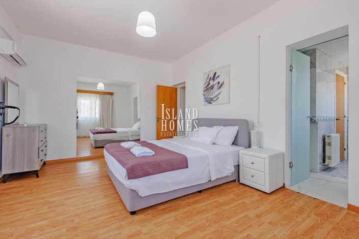 Image No.34-7 Bed Villa for sale