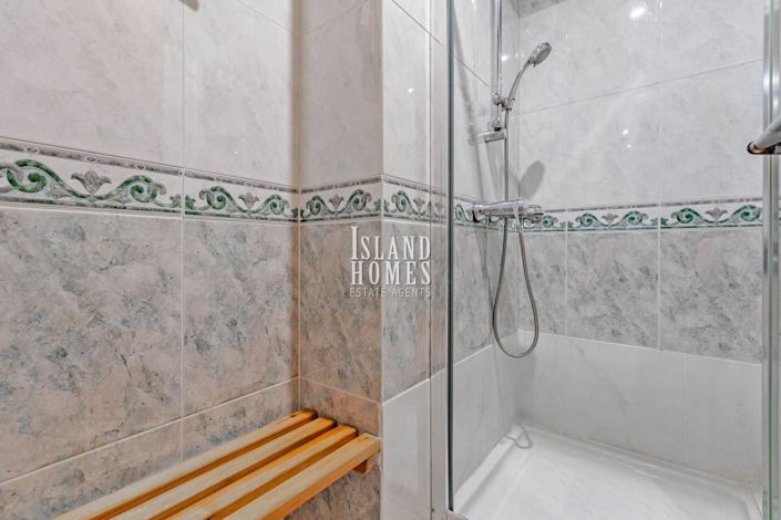 Image No.38-7 Bed Villa for sale
