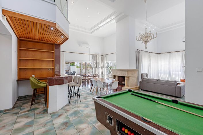 Image No.10-7 Bed Villa for sale