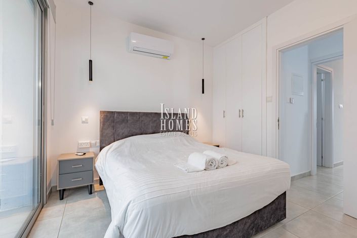 Image No.20-2 Bed Townhouse for sale