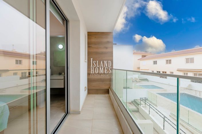 Image No.28-2 Bed Townhouse for sale