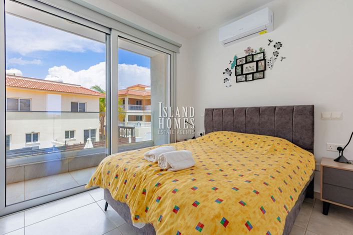 Image No.23-2 Bed Townhouse for sale