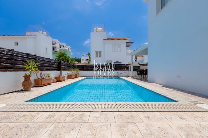 Image No.8-3 Bed Villa for sale