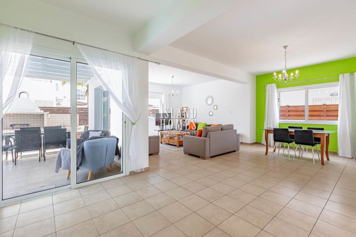 Image No.10-3 Bed Villa for sale