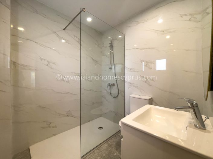 Image No.17-3 Bed Apartment for sale