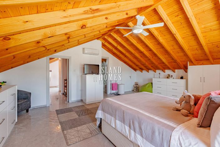 Image No.30-3 Bed Villa for sale