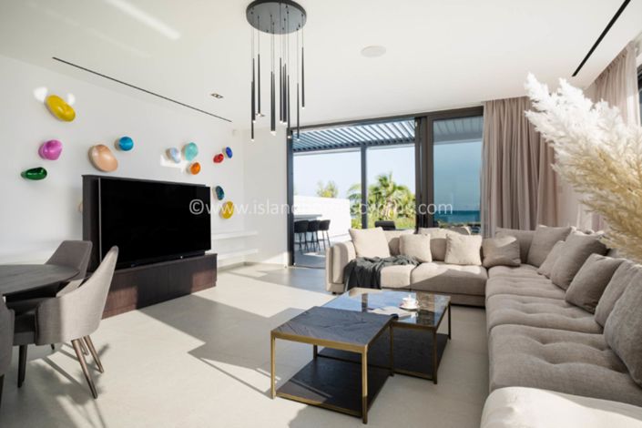 Image No.8-4 Bed Villa / Detached for sale