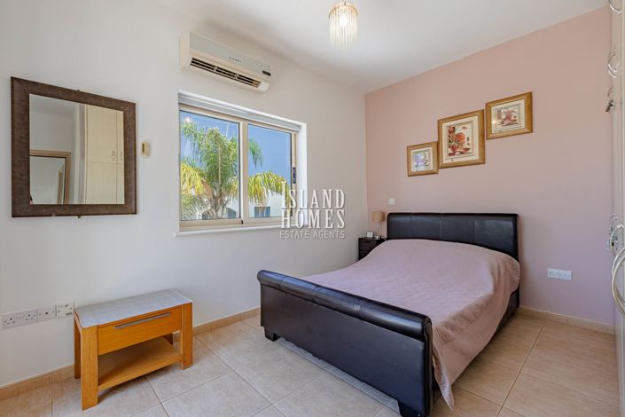 Image No.19-3 Bed Villa / Detached for sale