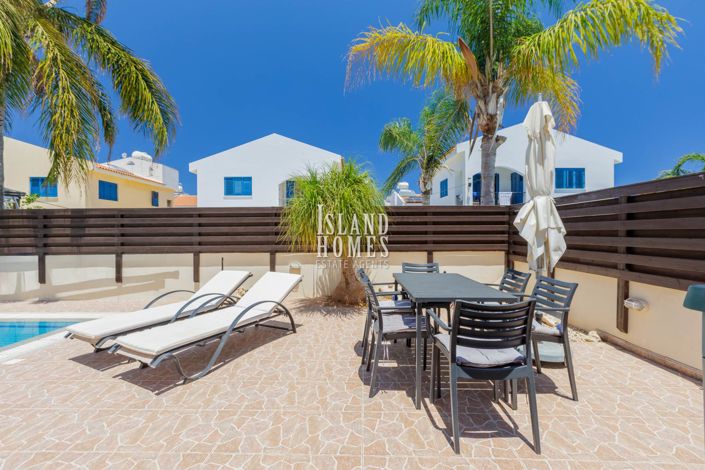 Image No.29-3 Bed Villa / Detached for sale