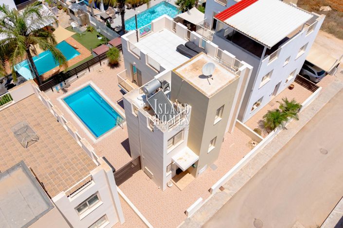 Image No.34-3 Bed Villa / Detached for sale