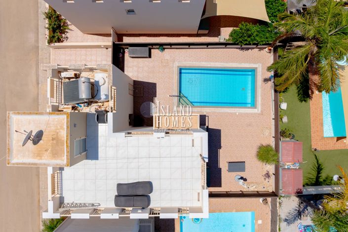 Image No.37-3 Bed Villa / Detached for sale