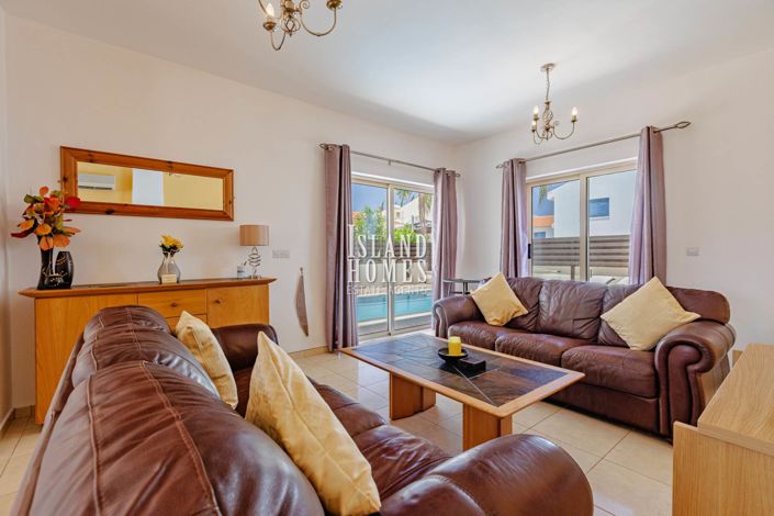 Image No.9-3 Bed Villa / Detached for sale