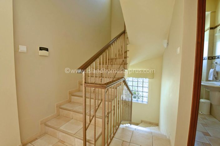 Image No.9-3 Bed Villa for sale