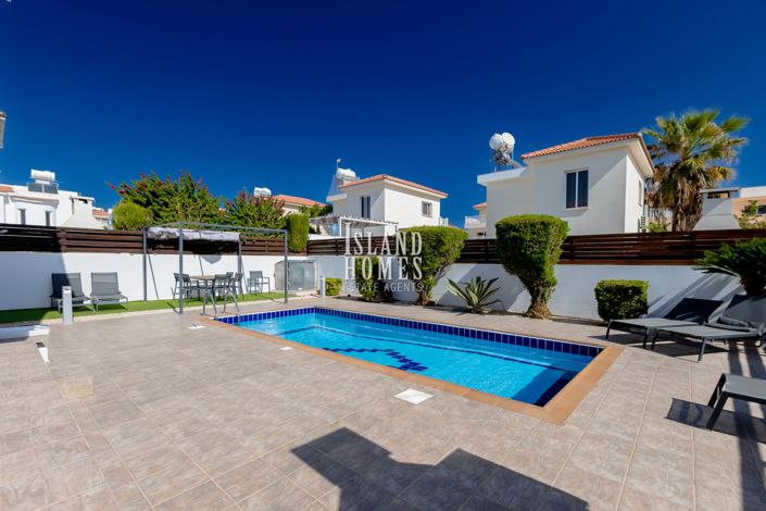 Image No.22-2 Bed Villa / Detached for sale