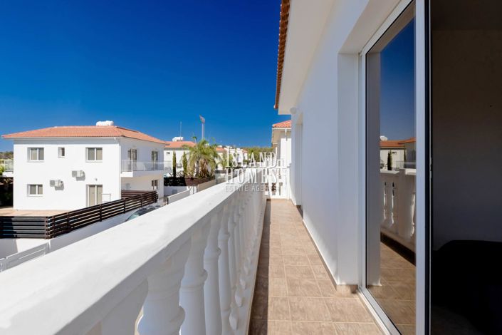 Image No.27-2 Bed Villa / Detached for sale