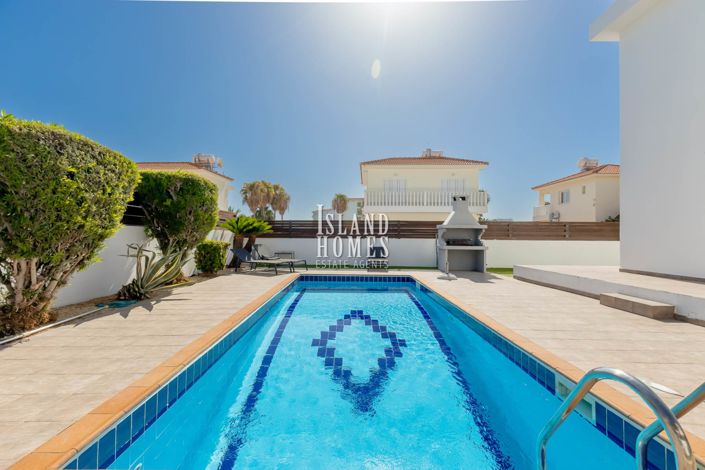 Image No.4-2 Bed Villa / Detached for sale