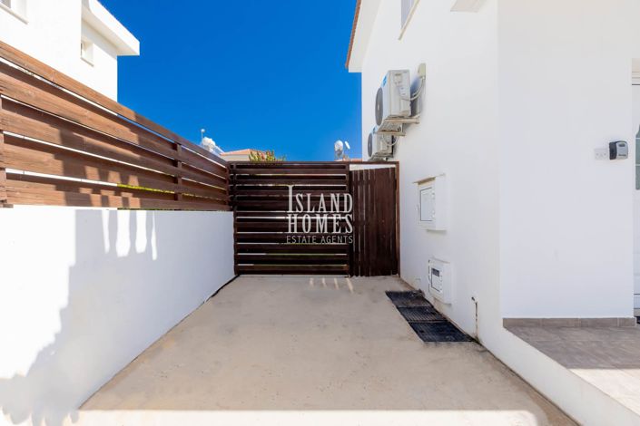 Image No.32-2 Bed Villa / Detached for sale