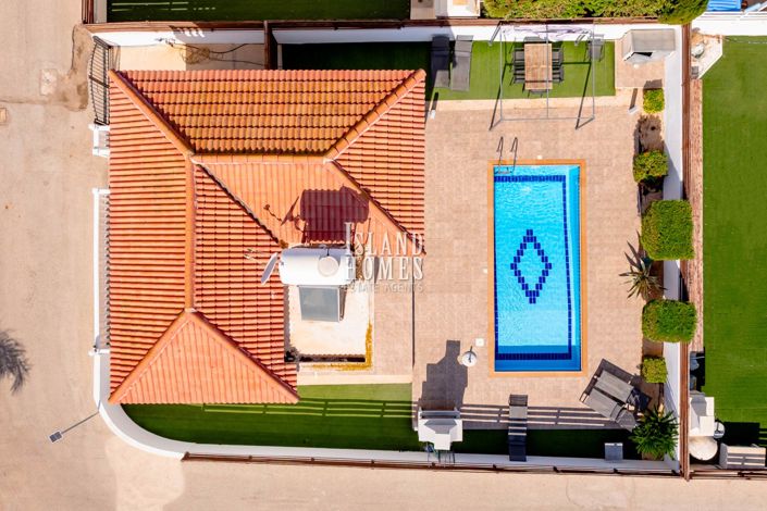 Image No.33-2 Bed Villa / Detached for sale