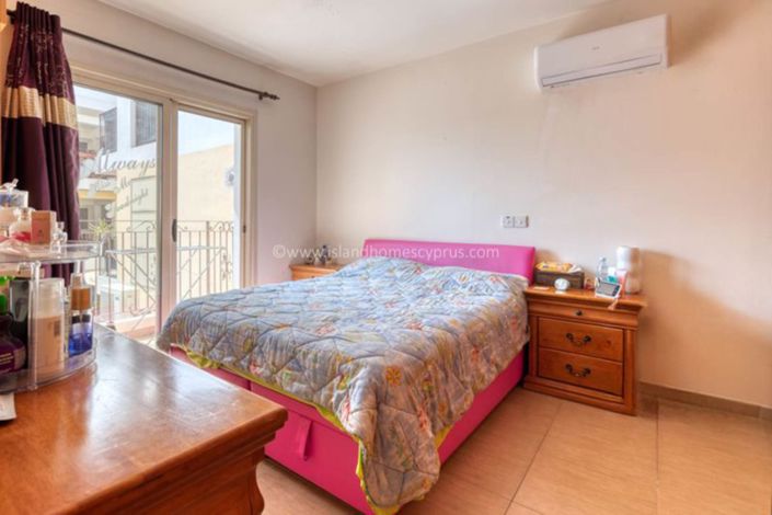 Image No.10-3 Bed Townhouse for sale