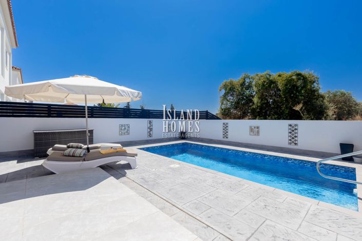 Image No.26-3 Bed Villa for sale