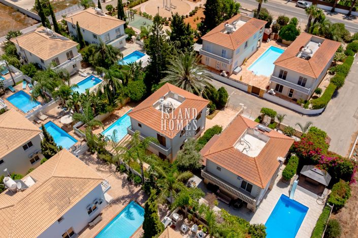 Image No.26-3 Bed Villa for sale