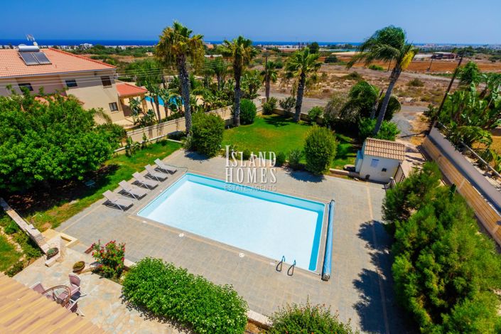 Image No.38-5 Bed Villa / Detached for sale