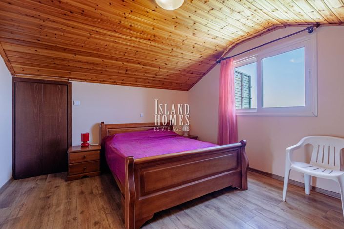 Image No.39-5 Bed Villa / Detached for sale