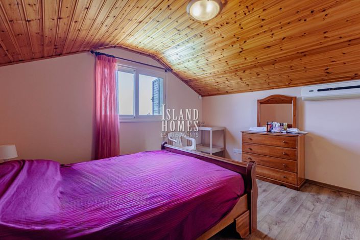 Image No.41-5 Bed Villa / Detached for sale