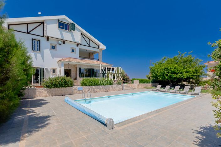 Image No.43-5 Bed Villa / Detached for sale