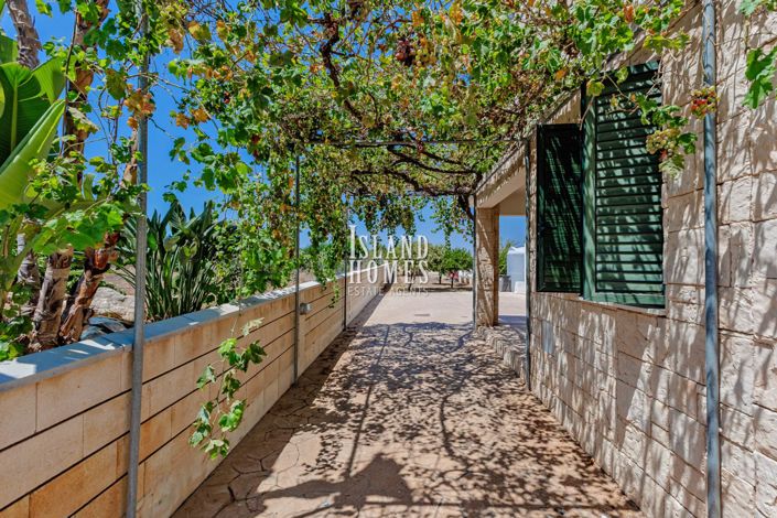 Image No.45-5 Bed Villa / Detached for sale