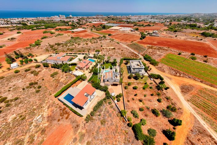 Image No.49-5 Bed Villa / Detached for sale