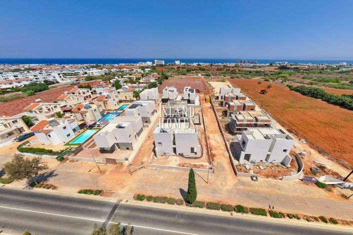 Image No.22-3 Bed Villa for sale