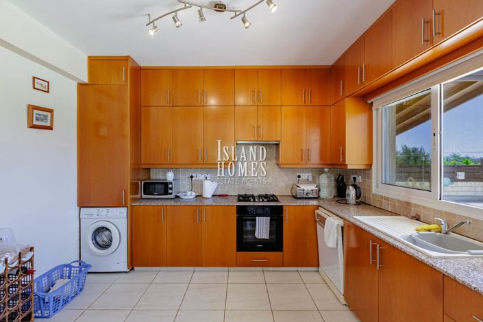 Image No.12-3 Bed Villa / Detached for sale