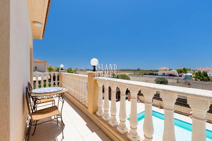 Image No.20-3 Bed Villa / Detached for sale