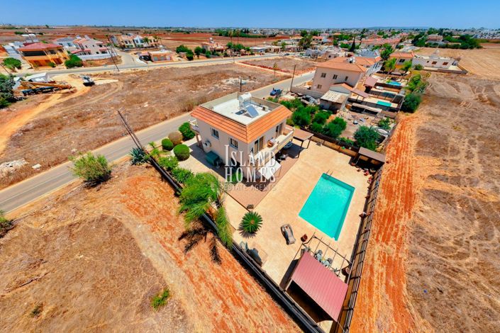 Image No.21-3 Bed Villa / Detached for sale