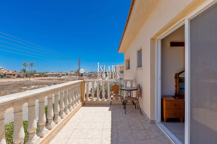 Image No.22-3 Bed Villa / Detached for sale