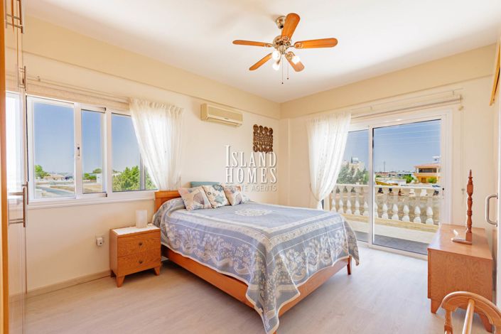 Image No.23-3 Bed Villa / Detached for sale