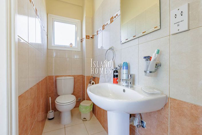 Image No.28-3 Bed Villa / Detached for sale